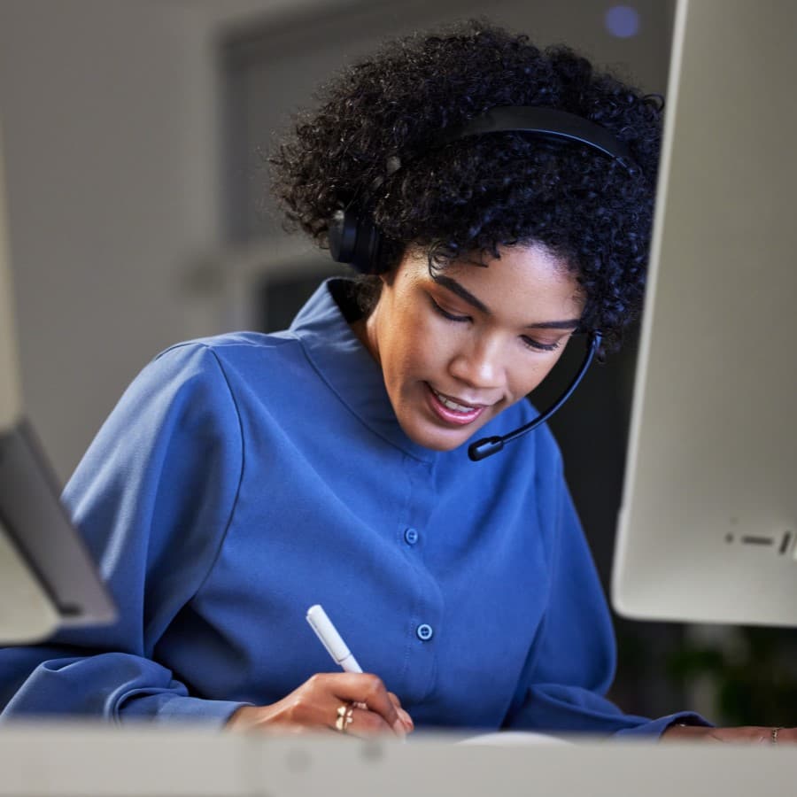 Atendimento especializado e ágil | Tubogeo | Materiais para poços artesianos Atendente